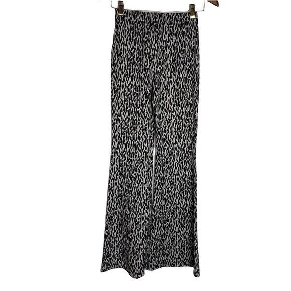 Forever 21 Womens Animal Print Bell Bottom Pants Size Small Black - Picture 4 of 6